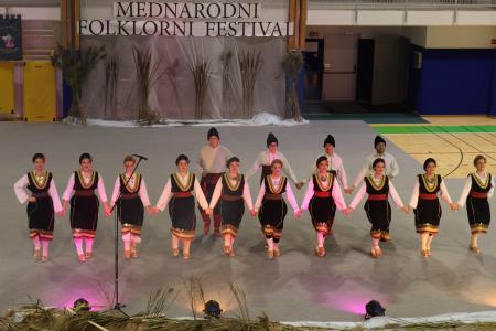11. MEDNARODNI FOLKLORNI FESTIVAL RAKEK 31 FOTO LJUBO VUKELIČ